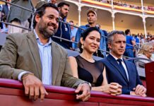 Núñez se deja ver con Ayuso en Las Ventas en el arranque de la Feria de Otoño