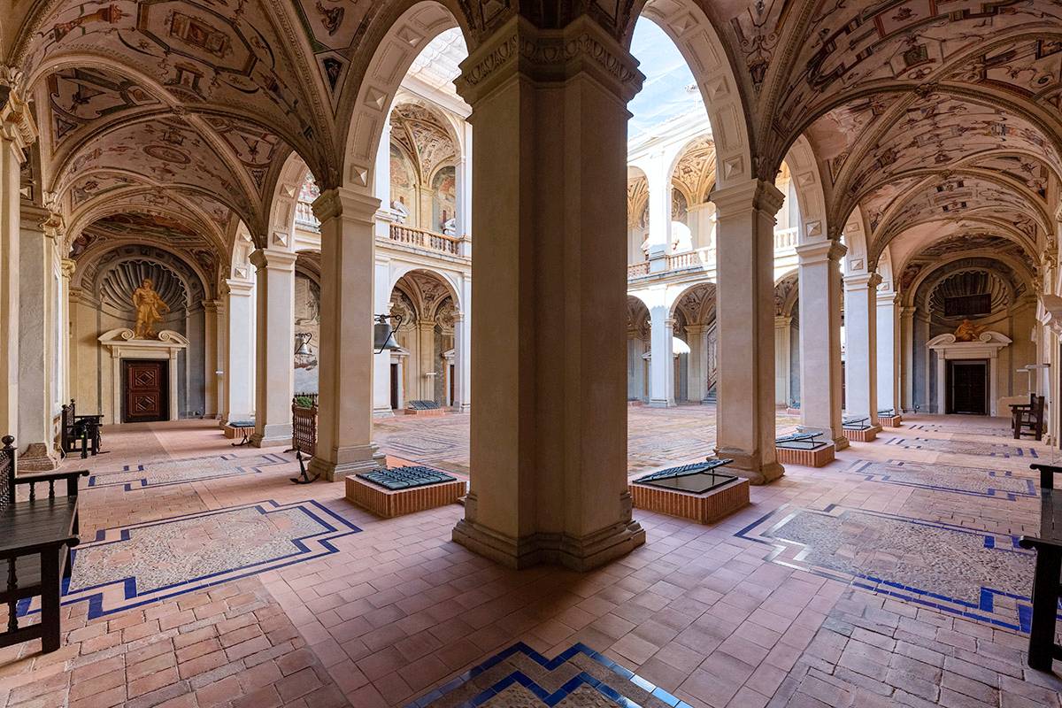 Viajar a Italia sin salir de Ciudad Real: el Palacio del Marqués de Santa Cruz, el Vaticano de la serie “30 Monedas”