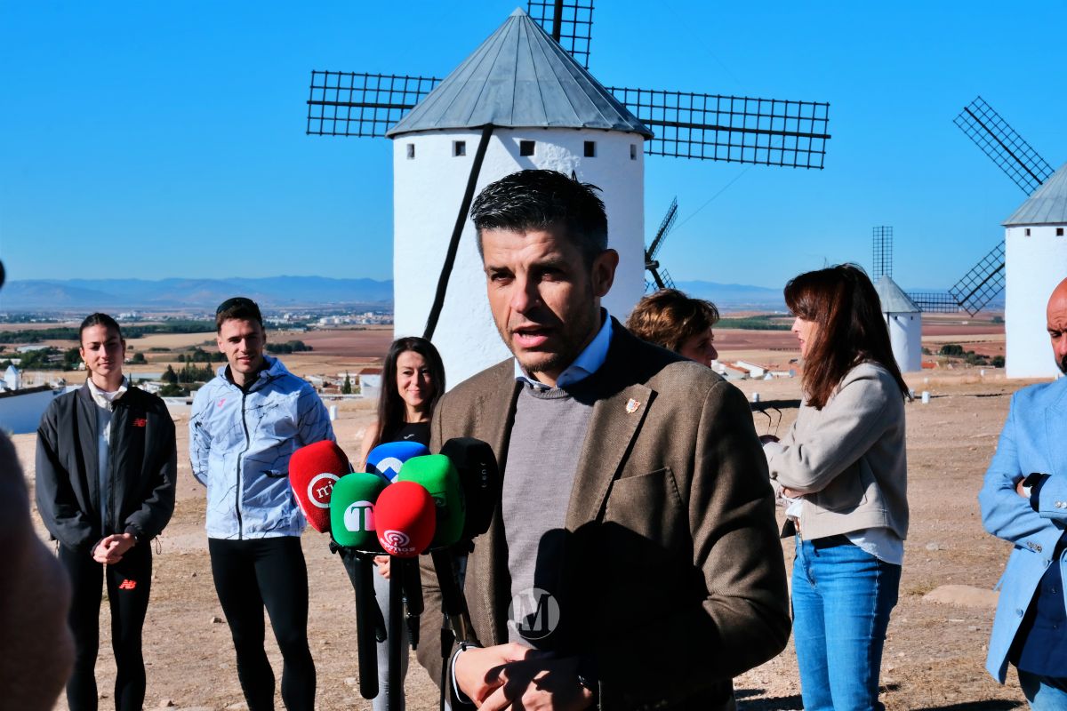 La carrera "Entre Molinos" recorrerá los paisajes cervantinos de La Mancha el 23 de noviembre