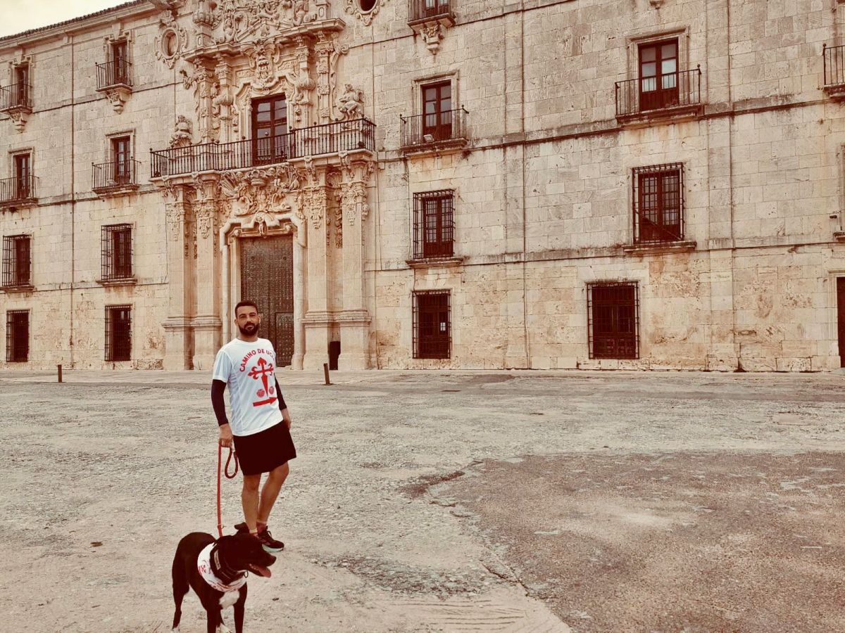 Las huellas de Salsa sobre las de Santiago, doce docenas de kilómetros y el camino a Uclés que soñó Manuel Rossi