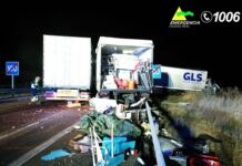 Herido el conductor de un camión tras el choque con otro en Santa Cruz de Mudela