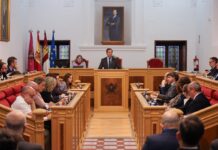 Velázquez anuncia un convenio para desbloquear la estación de autobuses de Toledo y un maratón