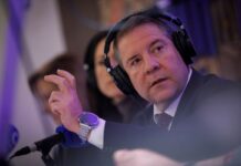 Page presume del consenso que aprobará el Estatuto de C-LM: «Las autonomías hacen más por la igualdad que el Congreso»