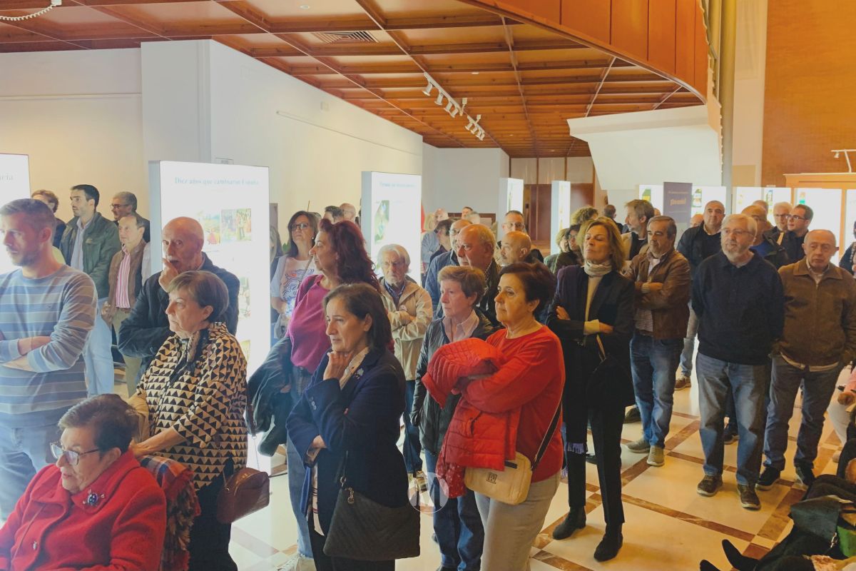 Ya se puede disfrutar en Manzanares de un recorrido visual por 'Cambio16', la revista que impulsó el cambio democrático en España