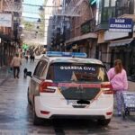 La Guardia Civil alerta sobre el método del «abrazo cariñoso», un tipo de hurto dirigido a personas mayores