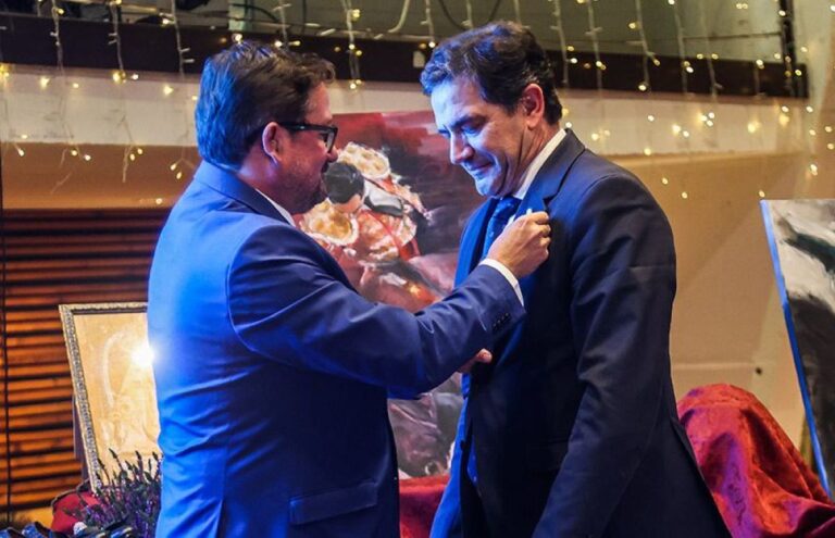 Valverde recibe la Medalla de Oro de la Federación Taurina Manchega por su compromiso institucional con la Fiesta Nacional y la tauromaquia