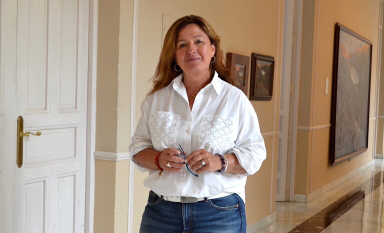 Serrano acusa a PP y Vox de bloquear el apoyo a los municipios pese al aumento histórico del presupuesto provincial