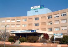 Trasladan al hospital a una mujer tras ser atropellada por un turismo