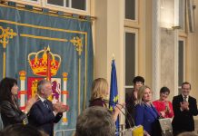 Milagros Tolón recoge la cartera de Educación y reconoce el trabajo de Alegría: «No partimos de cero»