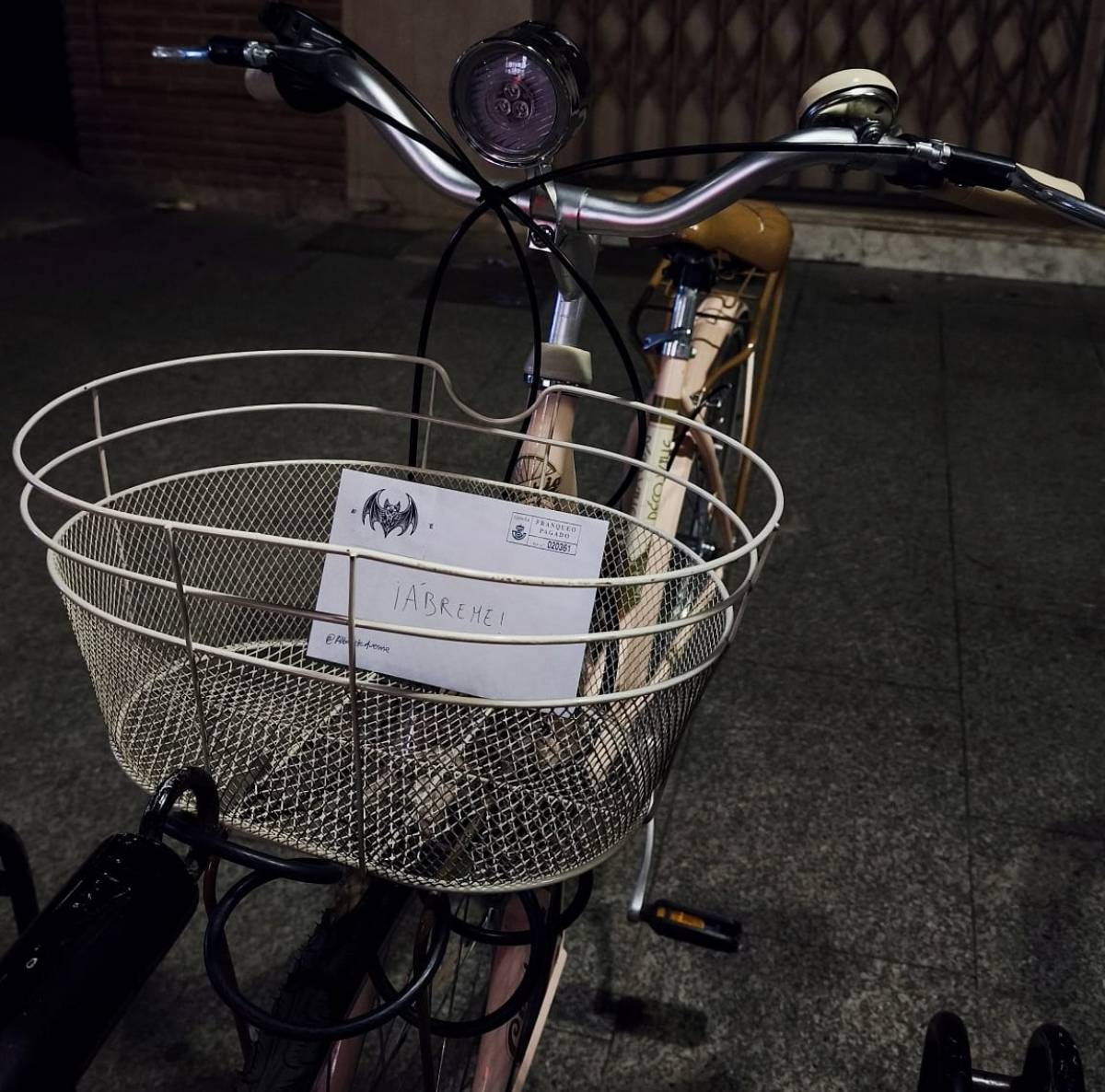 Sorpresa en Albacete: vecinos encuentran cartas y mensajes anónimos en pleno centro