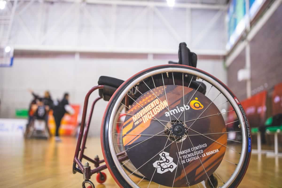 Cinco amigos, dos canastas y dos mil oportunidades