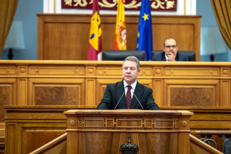 Page celebra la Constitución como «el mayor éxito colectivo» de España que C-LM conmemora reformando su Estatuto