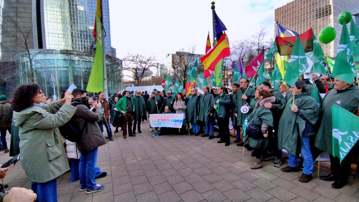 Masiva protesta del campo en Bruselas contra la nueva PAC y el acuerdo con Mercosur
