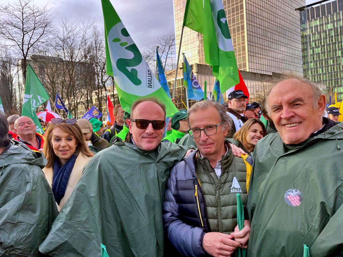 Masiva protesta del campo en Bruselas contra la nueva PAC y el acuerdo con Mercosur