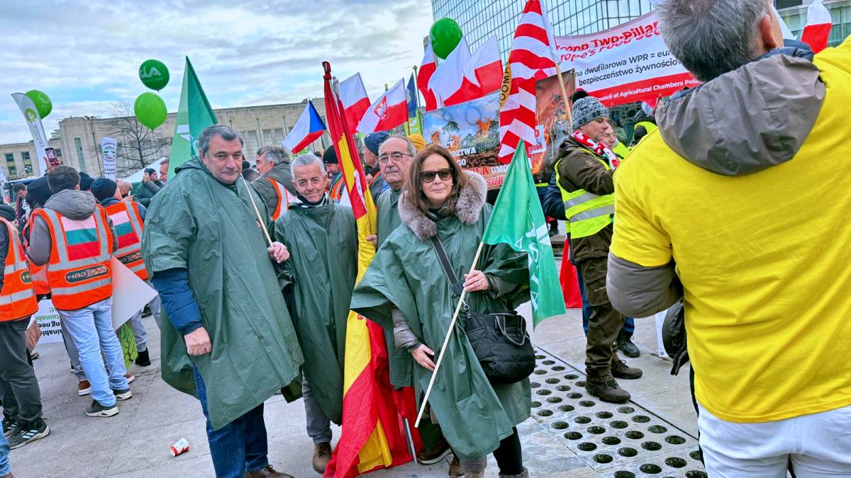 Masiva protesta del campo en Bruselas contra la nueva PAC y el acuerdo con Mercosur