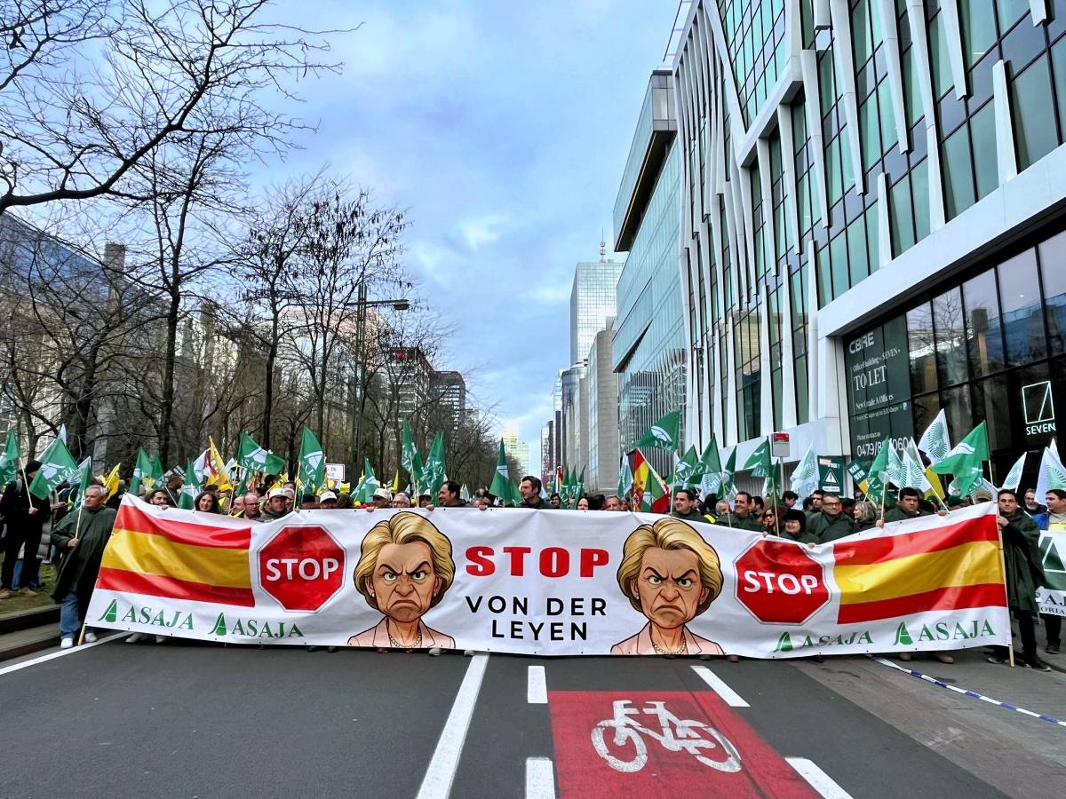 Masiva protesta del campo en Bruselas contra la nueva PAC y el acuerdo con Mercosur