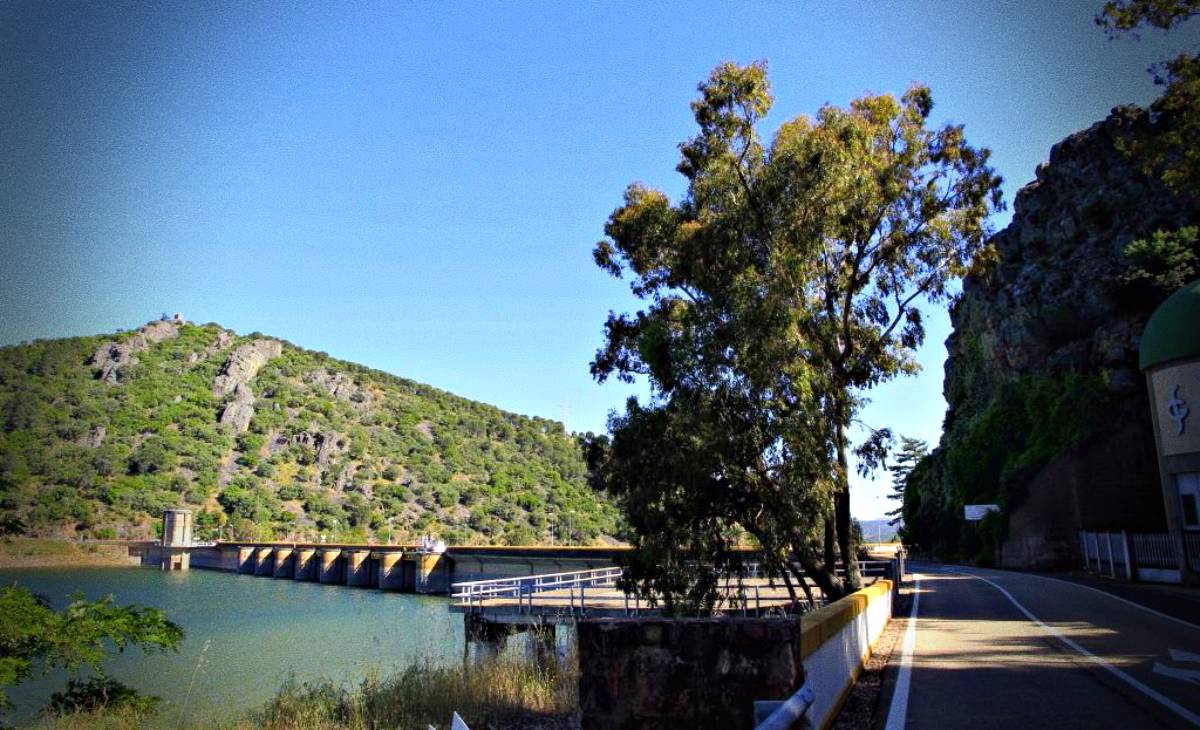 Parques, lagunas, un puente, un desfiladero y un mojón: los centinelas de un territorio