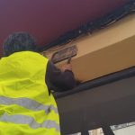 Retiran más de medio centenar de placas con simbología franquista en edificios de Cuenca
