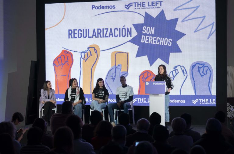 El Gobierno cede ante Podemos y regularizará a más de 500.000 migrantes sin pasar por el Congreso