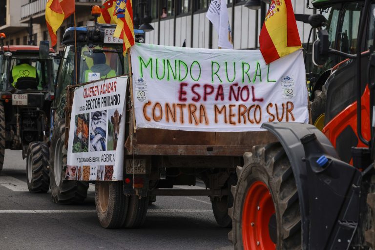 El campo alza la voz en el ‘súper jueves’: tractoradas en toda España contra los recortes de la PAC y el acuerdo Mercosur