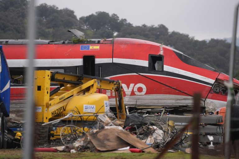 Castilla-La Mancha pide respeto por las víctimas de los accidentes de tren y prudencia antes de buscar responsables