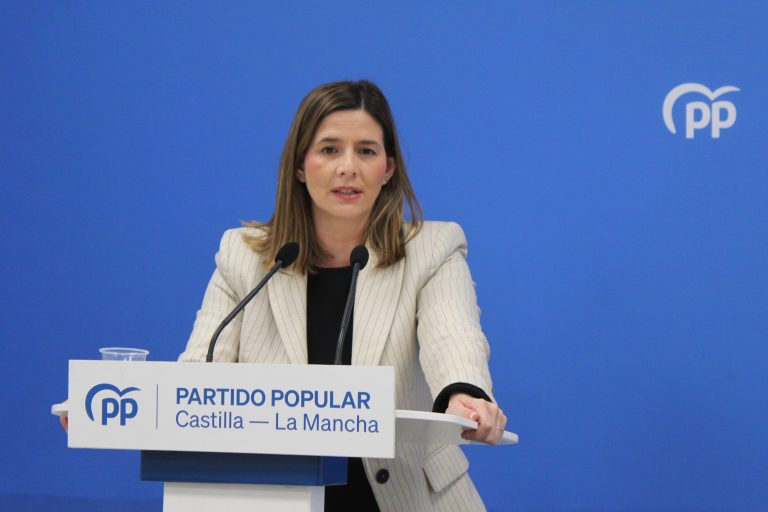 Agudo acusa a Page de “negligencia e irresponsabilidad” por respaldar a Sánchez tras la tragedia de Adamuz