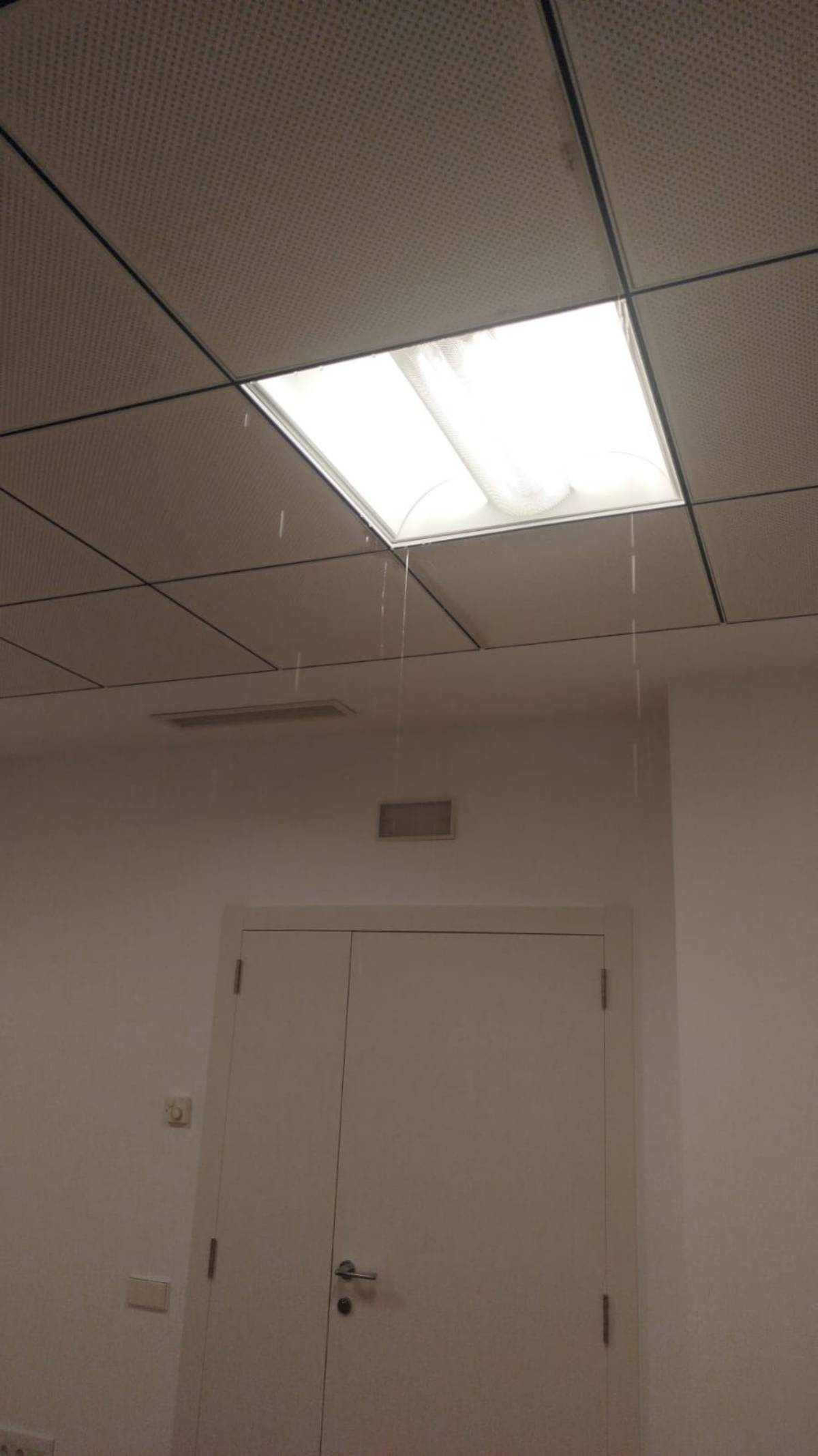 Los juzgados de Almagro, al límite: filtraciones de agua obligan a cerrar zonas por riesgo para trabajadores y usuarios