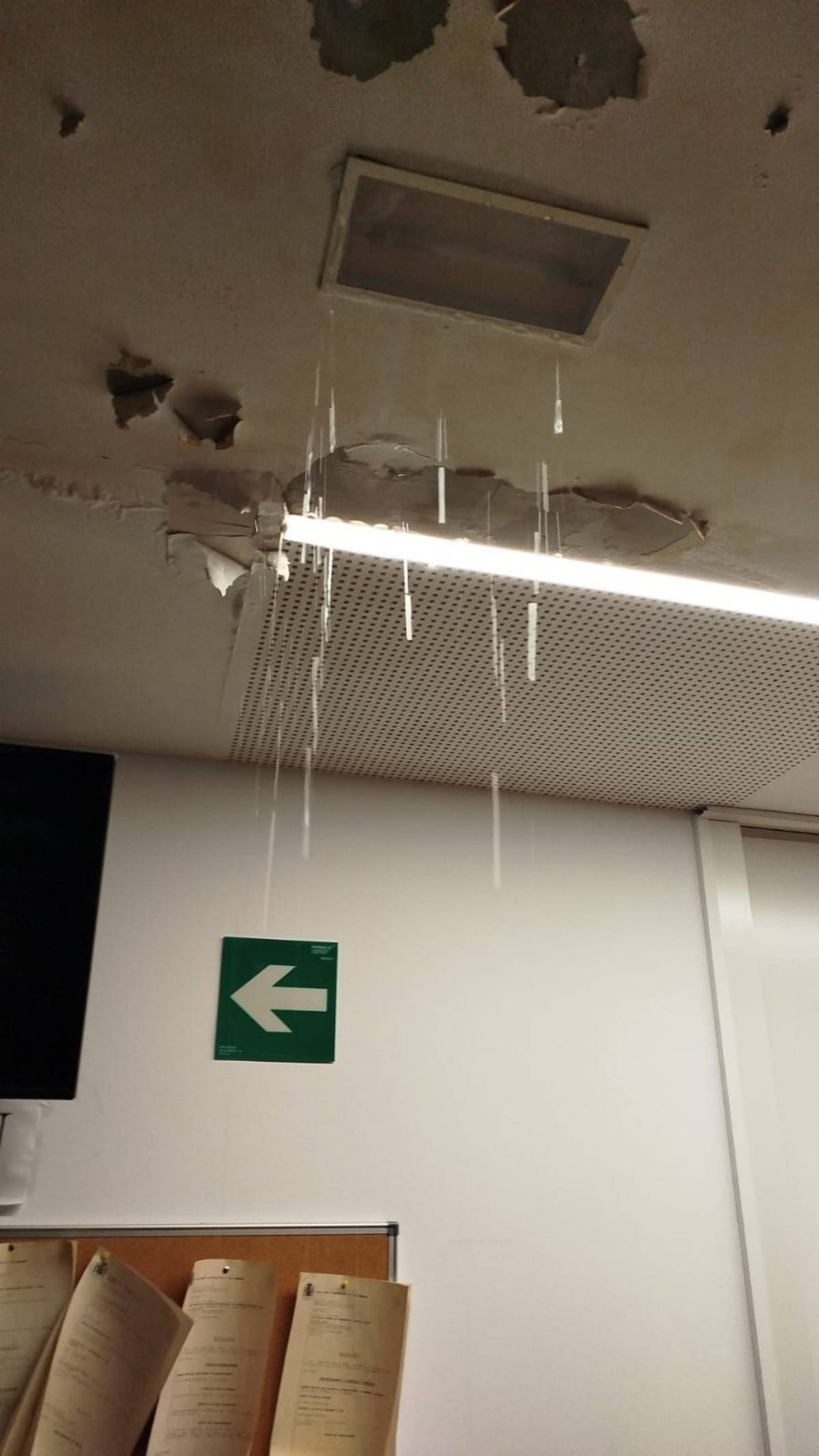 Los juzgados de Almagro, al límite: filtraciones de agua obligan a cerrar zonas por riesgo para trabajadores y usuarios