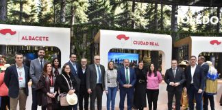 Bolaños destaca en FITUR el récord de empleo turístico en Castilla-La Mancha y acusa al PP de hacer “turismo sanitario”