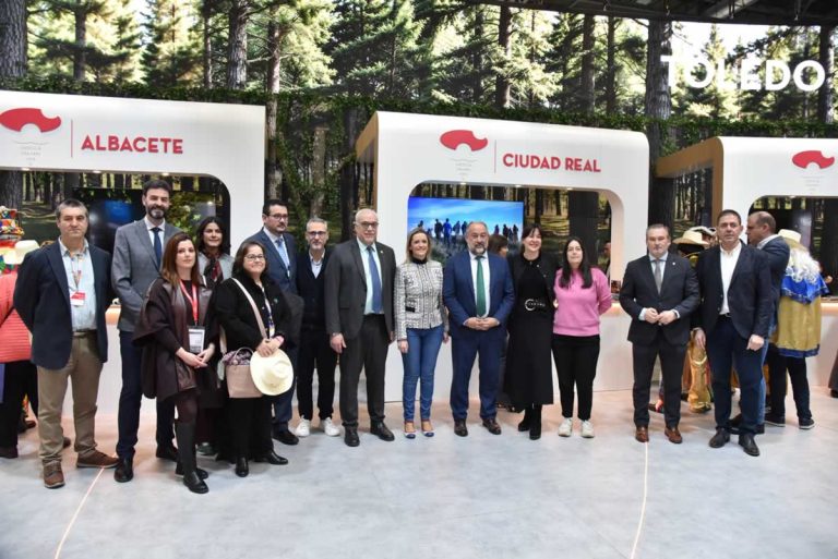 Bolaños destaca en FITUR el récord de empleo turístico en Castilla-La Mancha y acusa al PP de hacer “turismo sanitario”