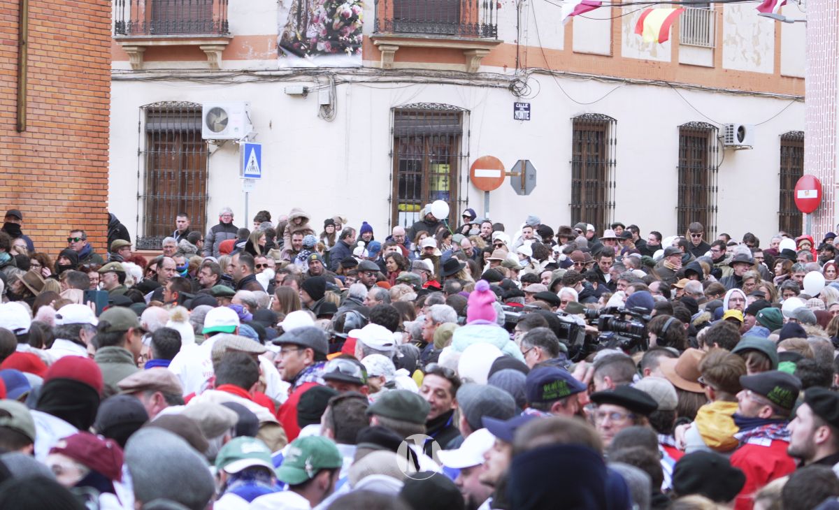 Villarta estalla en devoción: más de 100.000 cohetes celebran unas Paces históricas