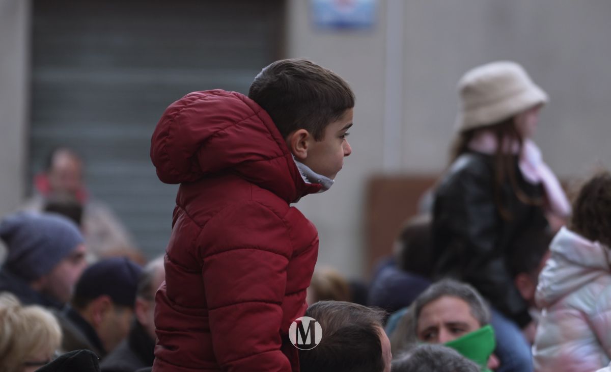Villarta estalla en devoción: más de 100.000 cohetes celebran unas Paces históricas
