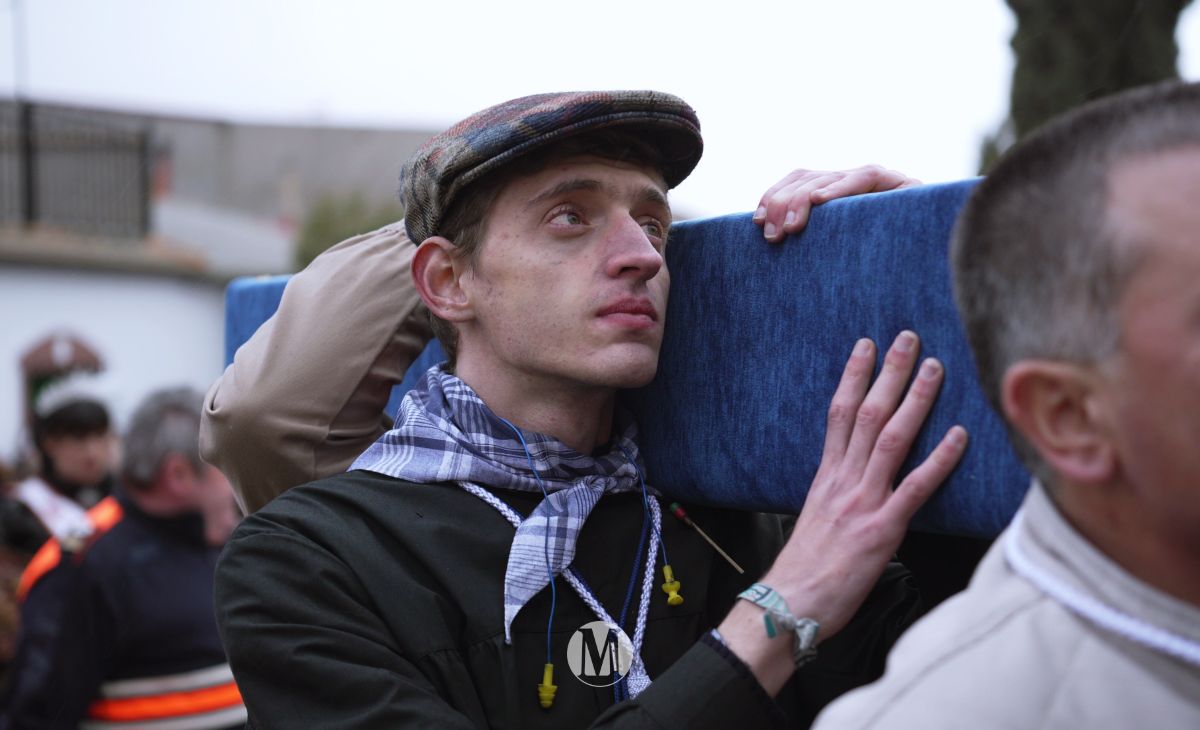 Villarta estalla en devoción: más de 100.000 cohetes celebran unas Paces históricas