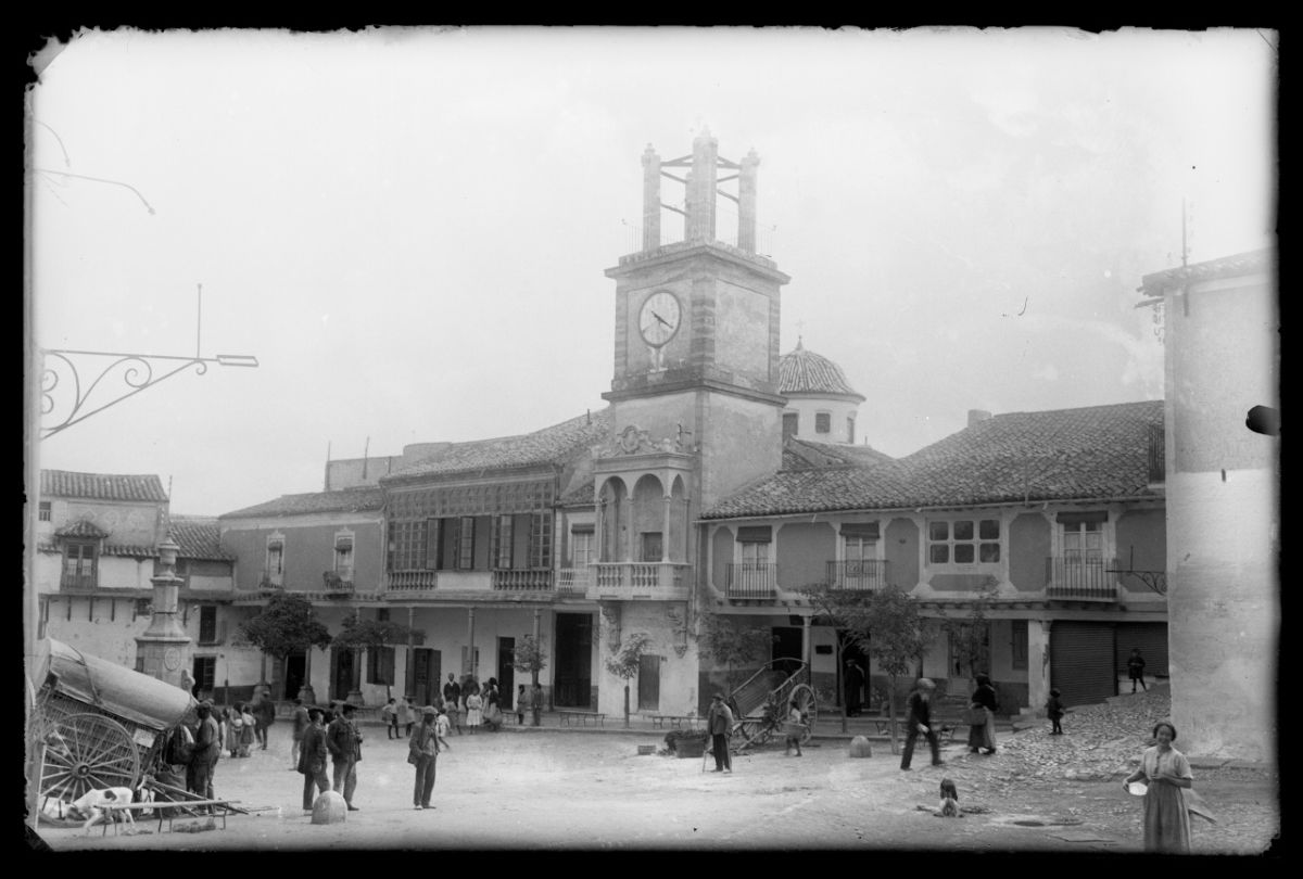 Ayer y hoy: así lucían estas 5 conocidas plazas de Castilla-La Mancha hace cien años