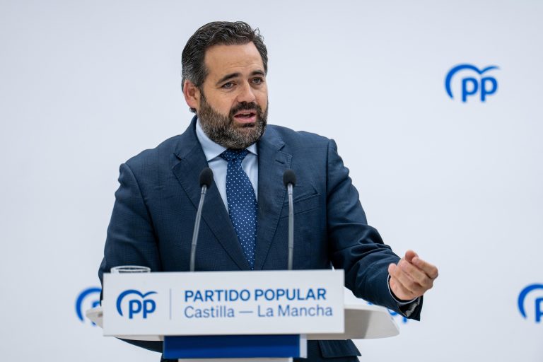 Núñez lamenta que C-LM sea la región «con menos médicos por habitante del país» por no haber Carrera Profesional