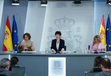 El Gobierno aprueba la subida del SMI hasta los 1.221 euros mensuales en 2026