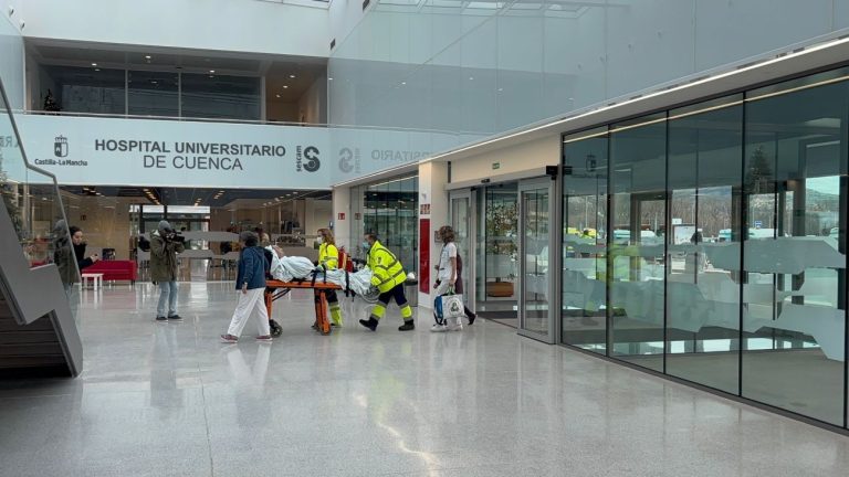 Un operario sufre un grave accidente laboral al quedar su pierna atrapada en maquinaria en Cuenca