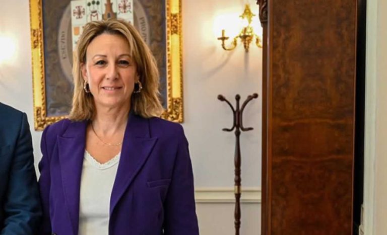 La alcaldesa de Almadén denuncia comentarios machistas del líder del PSOE local en redes sociales