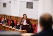 El arte de decir una cosa y firmar la contraria