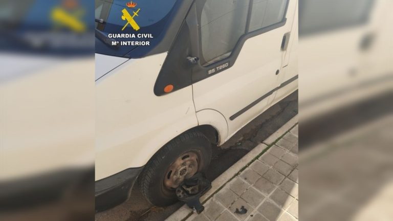 Cae el autor de una oleada vandálica en Carrión: 29 daños en coches y buzones en una sola noche