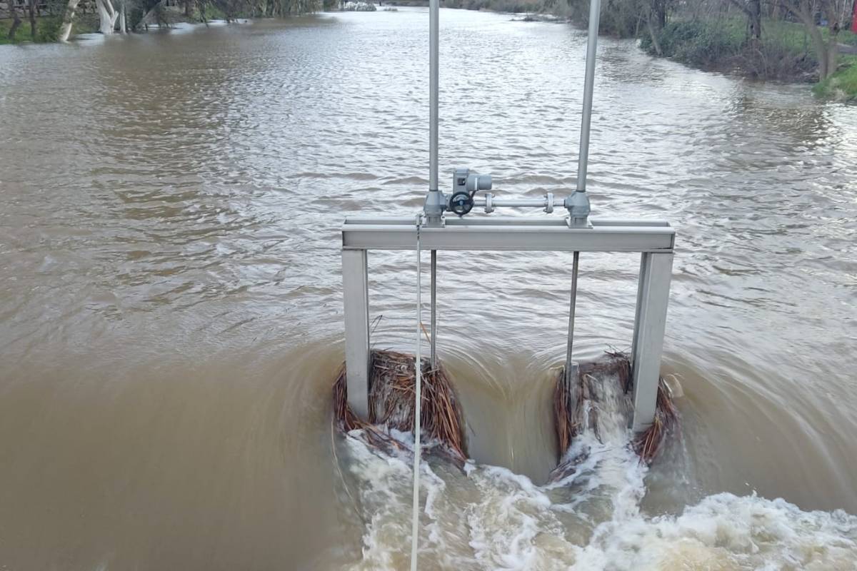 El desbordamiento de varios arroyos y ríos provoca cortes de carreteras y alertas preventivas en Castilla-La Mancha