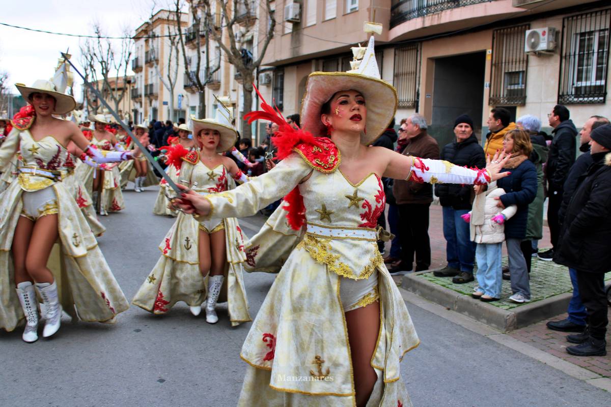 Los Perchas y La Unión ganan el XXXIV Concurso Regional de Comparsas y Carrozas de Manzanares