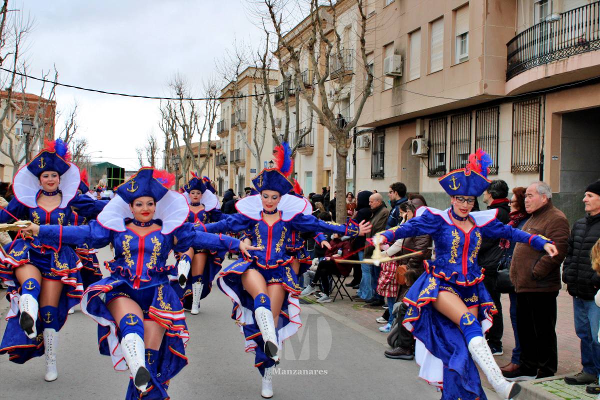 Los Perchas y La Unión ganan el XXXIV Concurso Regional de Comparsas y Carrozas de Manzanares
