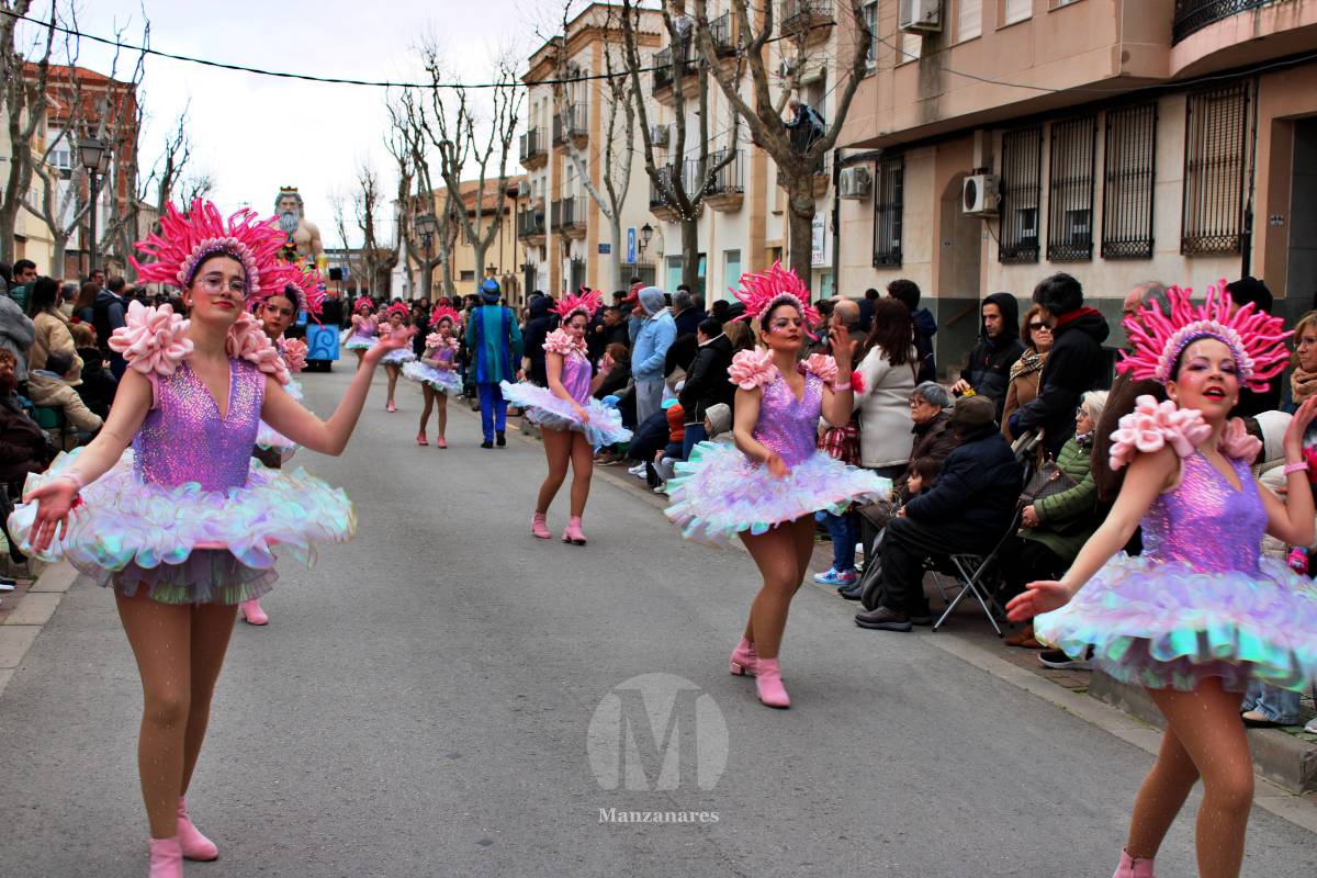Los Perchas y La Unión ganan el XXXIV Concurso Regional de Comparsas y Carrozas de Manzanares