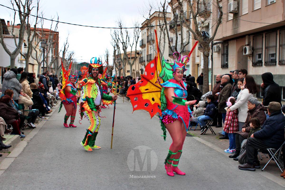 Los Perchas y La Unión ganan el XXXIV Concurso Regional de Comparsas y Carrozas de Manzanares