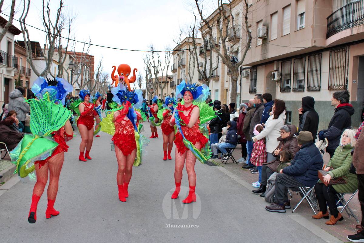 Los Perchas y La Unión ganan el XXXIV Concurso Regional de Comparsas y Carrozas de Manzanares