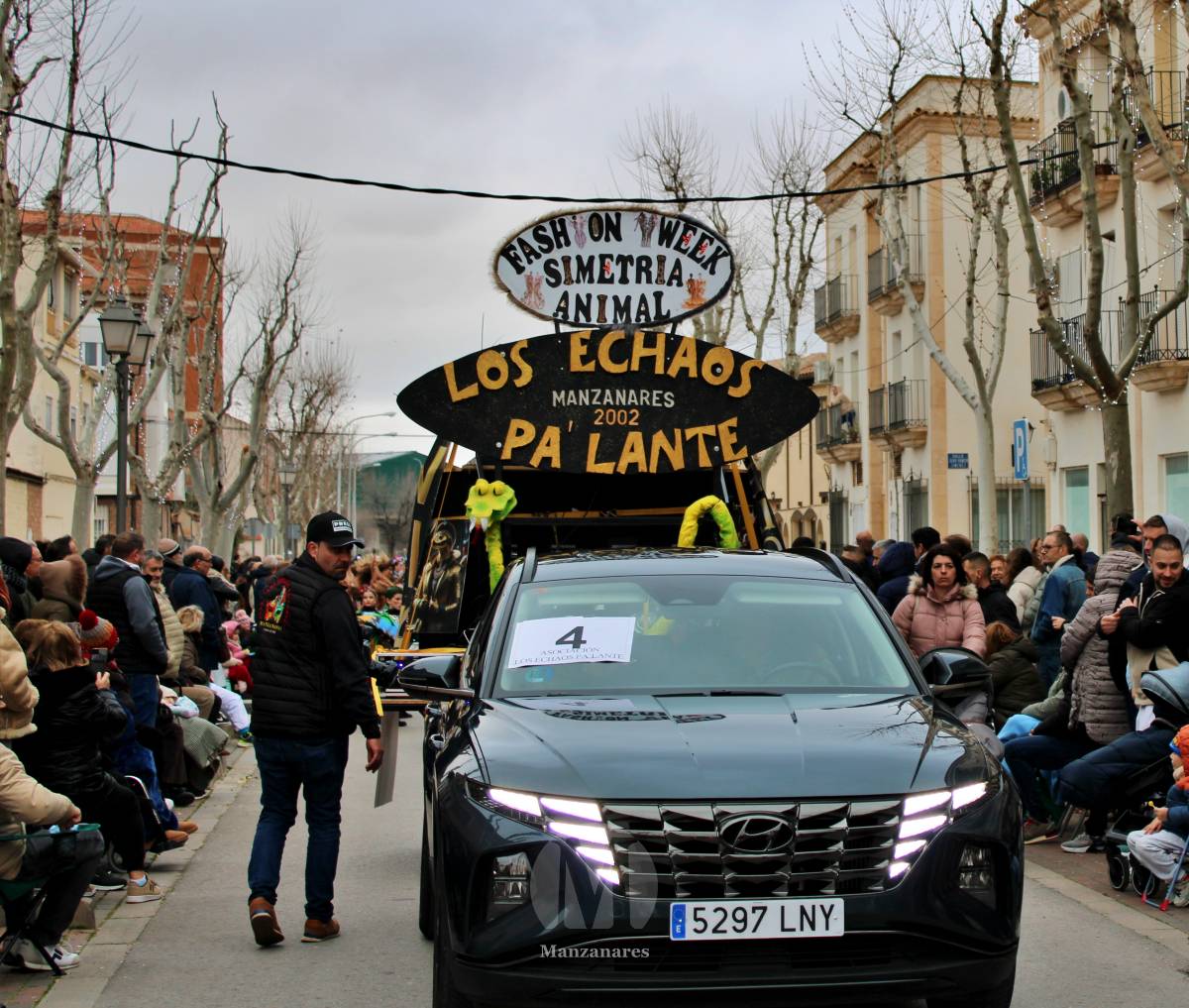 Los Perchas y La Unión ganan el XXXIV Concurso Regional de Comparsas y Carrozas de Manzanares