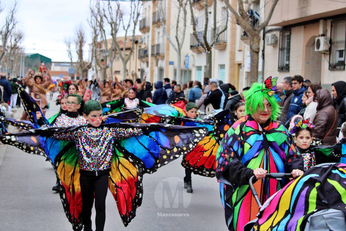 Los Perchas y La Unión ganan el XXXIV Concurso Regional de Comparsas y Carrozas de Manzanares