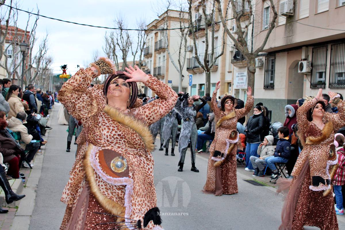 Los Perchas y La Unión ganan el XXXIV Concurso Regional de Comparsas y Carrozas de Manzanares