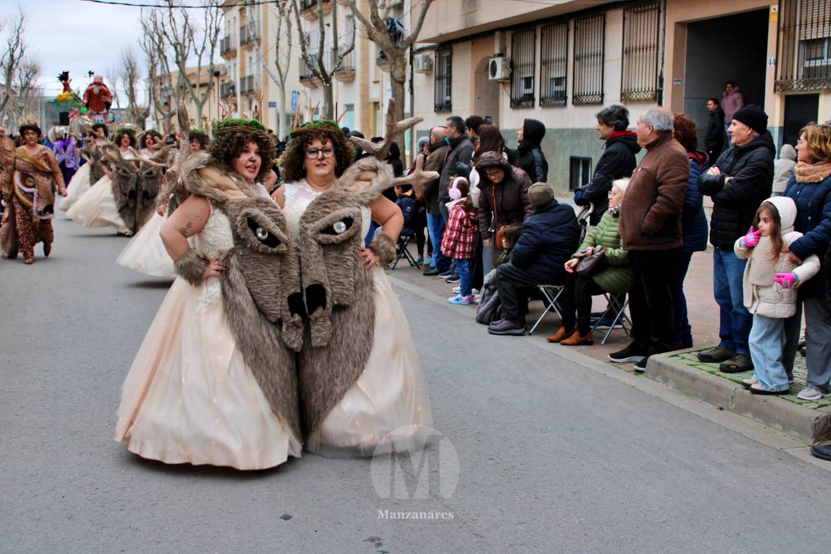 Los Perchas y La Unión ganan el XXXIV Concurso Regional de Comparsas y Carrozas de Manzanares